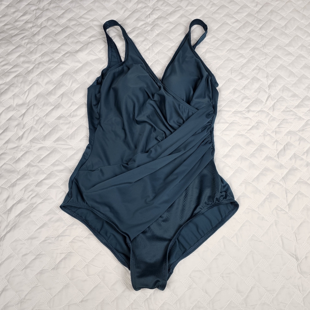 Miraclecuit Sanibel One Piece Swimsuit  16 Green Slimming Underwire Bra